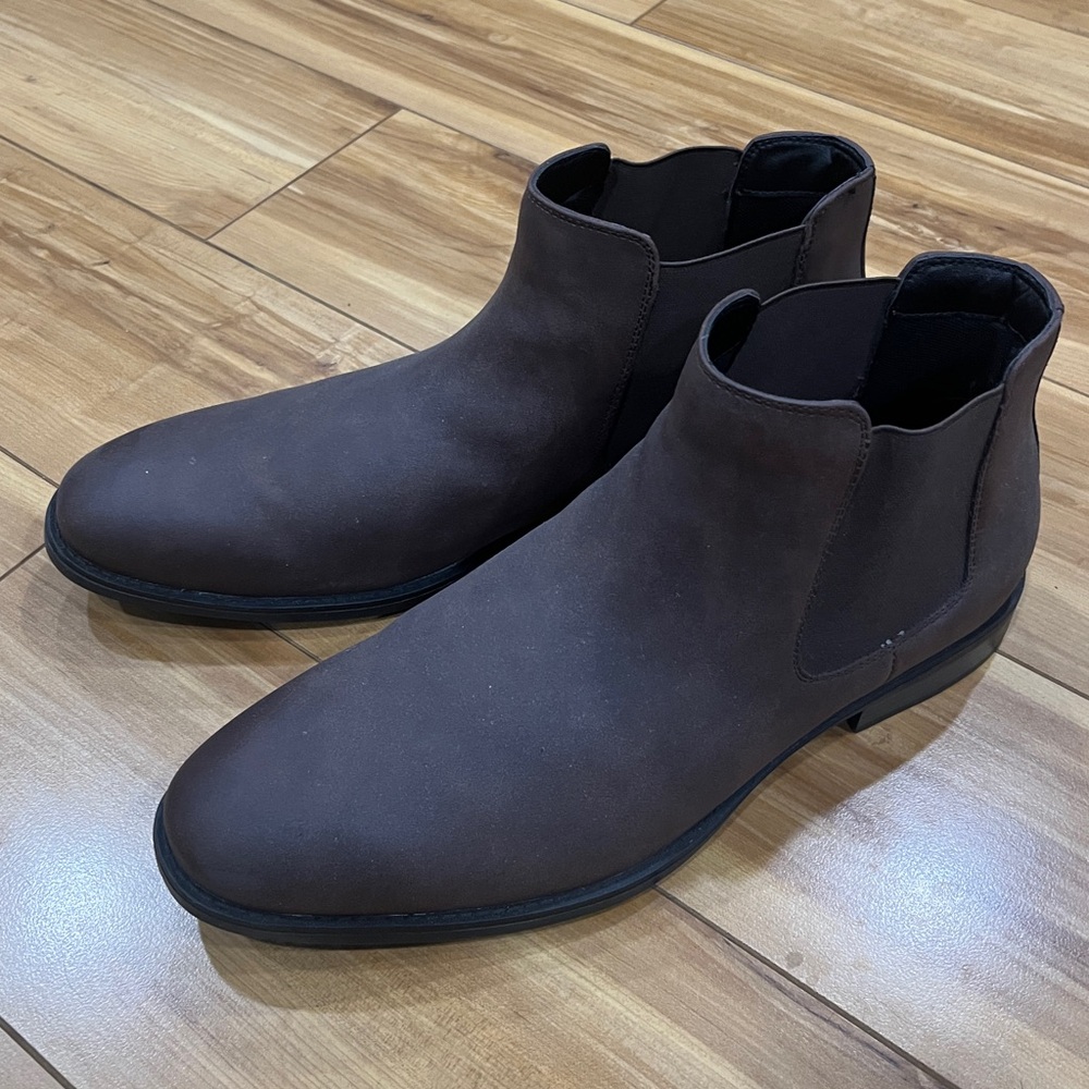 NEVER WORN - Men’s size 13 Madden Brown Boots with Ortholite